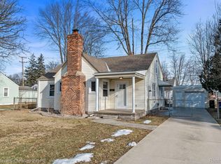 20717 Gaukler St, Saint Clair Shores, MI 48080