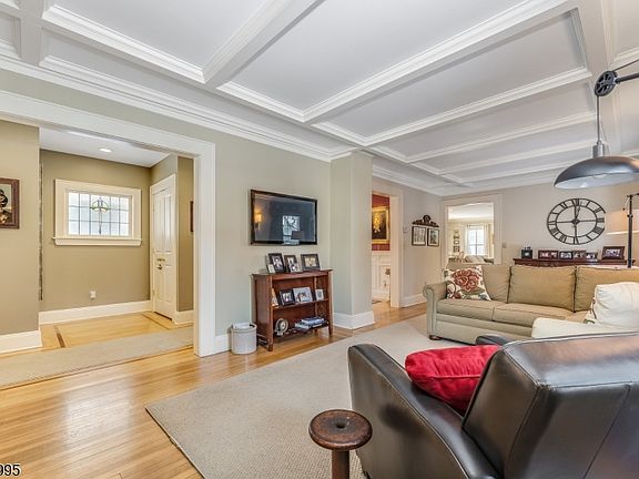 5th image of 3 New St