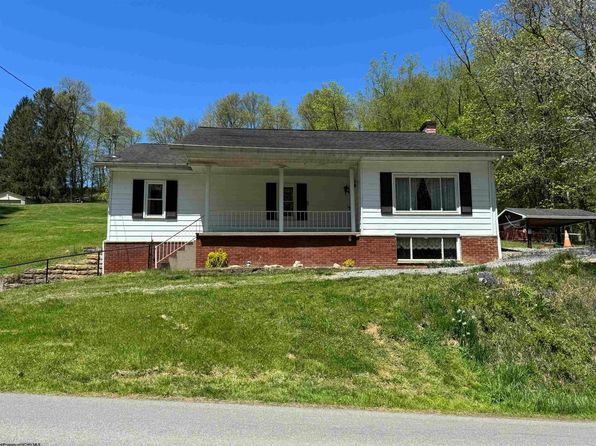 825 Colfax Rd, Fairmont, WV 26554