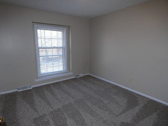 4th image of 540 N Fairview Ave