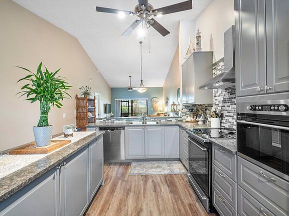 3rd image of 12245 Country Greens Blvd