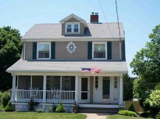17 Chestnut St, Westerly, RI 02891