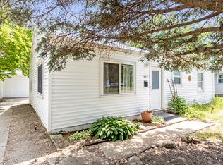 1843 Burry Circle Dr, Crest Hill, IL 60403