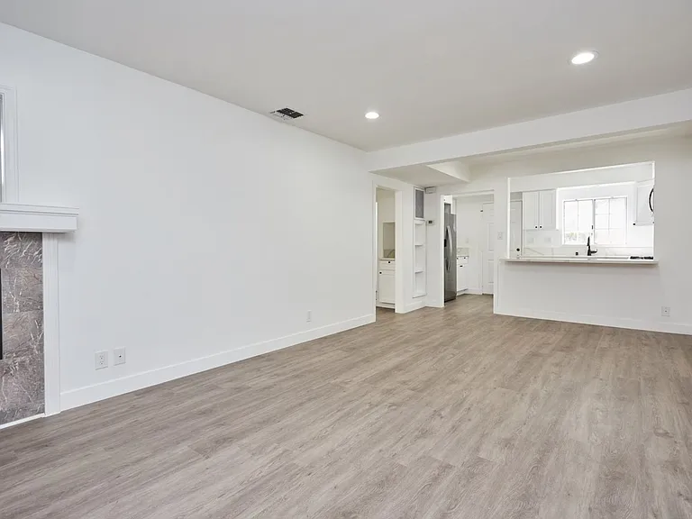 381 Waldo Ave — Photo 3