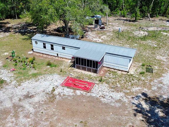 4th image of 341 NE Mahlon Dr