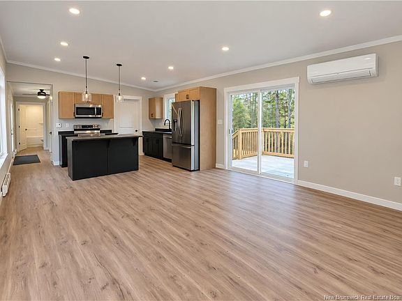 5th image of 15 Hugh Wilson Rd