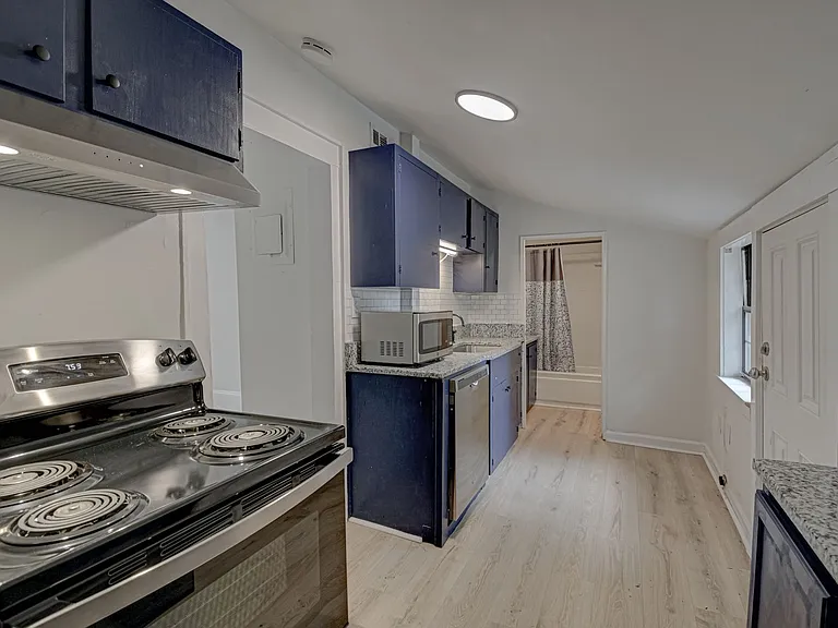 639 S Poplar St #C — Photo 43
