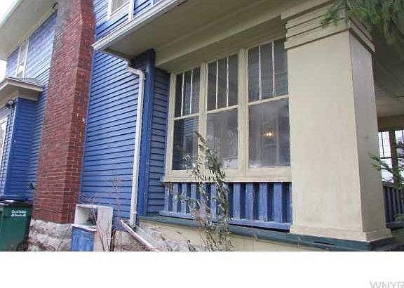 2nd image of 152 University Ave
