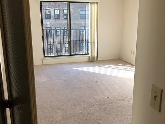 3rd image of 12500 Edgewater Dr APT 1008