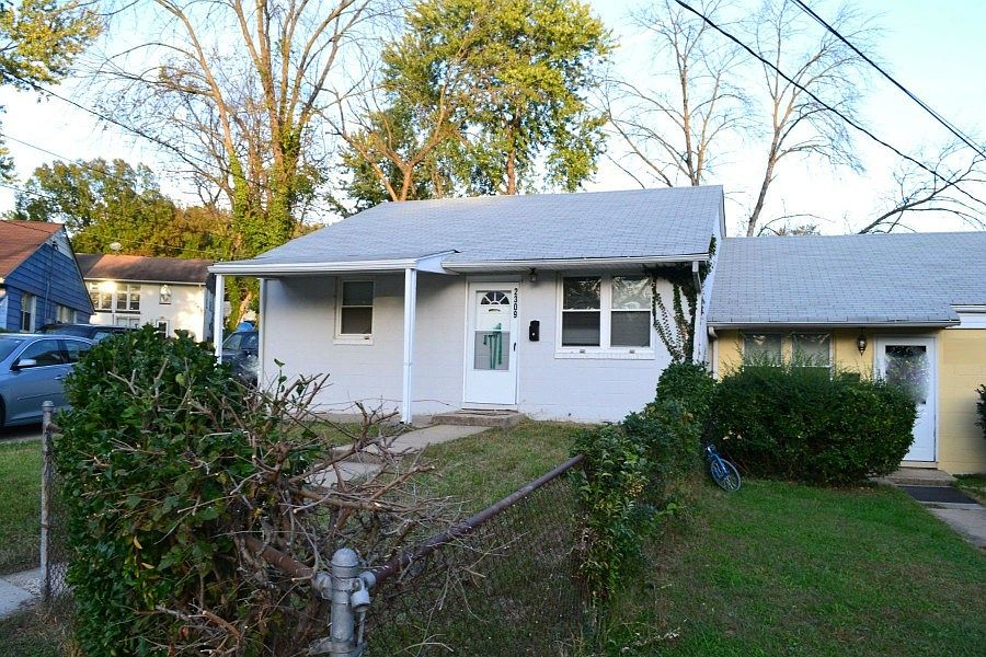 2nd image of 2309 Romney Ct