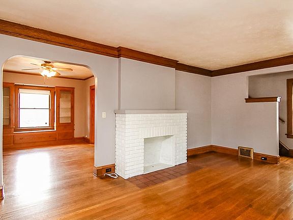 3rd image of 17511 Franklin Ave