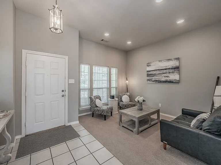 5112 Keating St — Photo 4