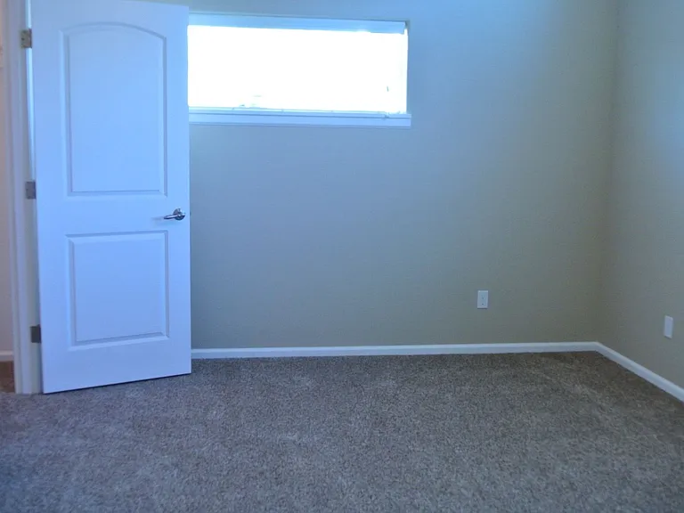2620 Newton St — Photo 16
