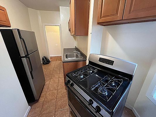 4th image of 716 W 180th St APT 24
