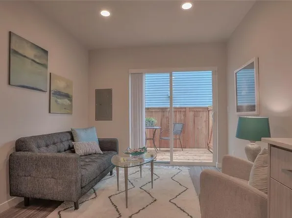 1806 NW 85th St, Seattle, WA 98117