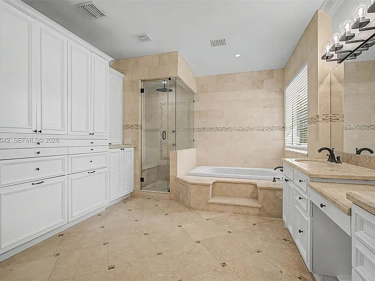 2561 Trapp Ave — Photo 15