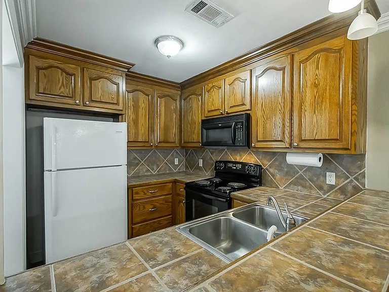 13080 Burgess Ave #8 — Photo 9