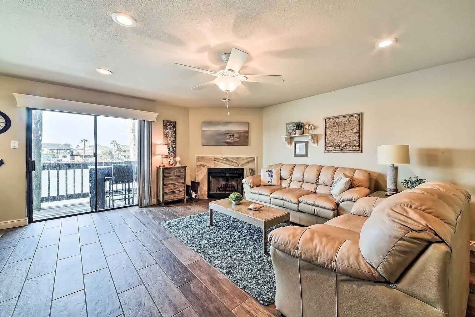 2 bed, 2.0 bath, 1108 sqft, $2,967 — Photo 3