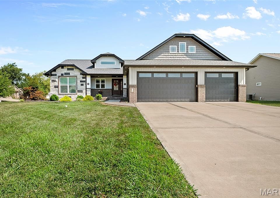 1st image of 31 Ellington Dr