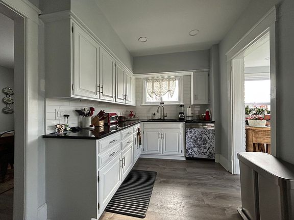 5th image of 523 Ridge St