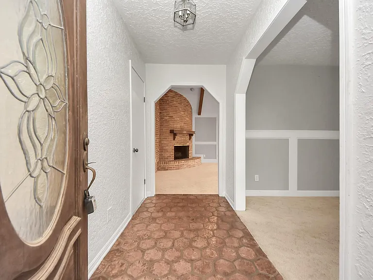 7510 Renmark Ln — Photo 5