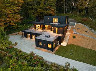 476 Champlain Rd, Penetanguishene, ON L9M1S5
