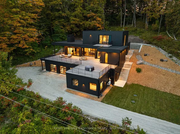 476 Champlain Rd, Penetanguishene, ON L9M 1S5