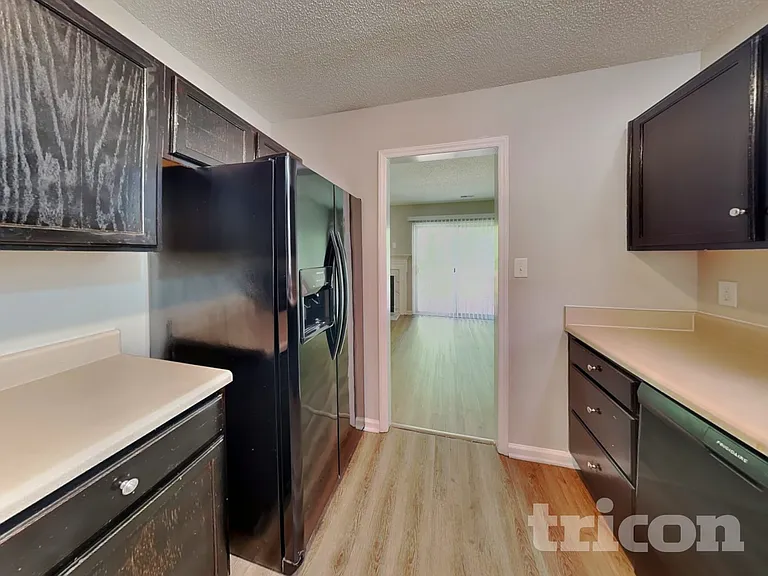 4409 Woodlawn Dr — Photo 6