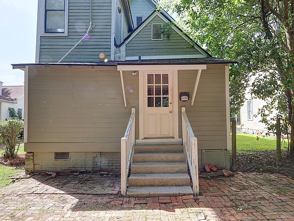 5th image of 209 E Monroe St