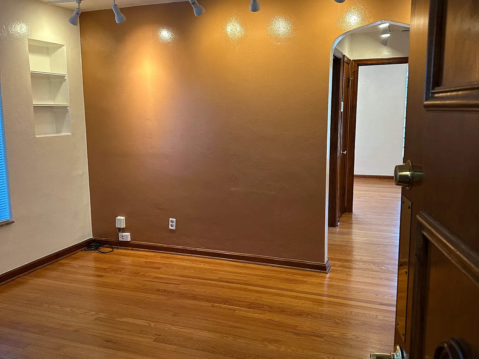 2 bed, 1200 sqft, $1,500 — Photo 4