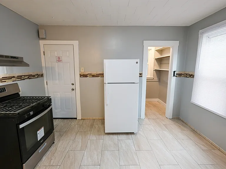 4 Standard St #2 — Photo 2