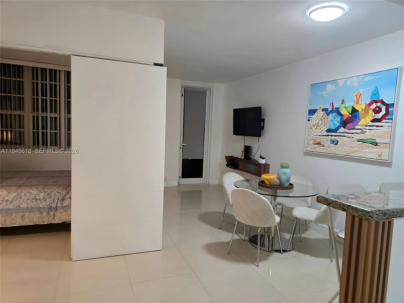 The Decoplage Condo — Photo 3