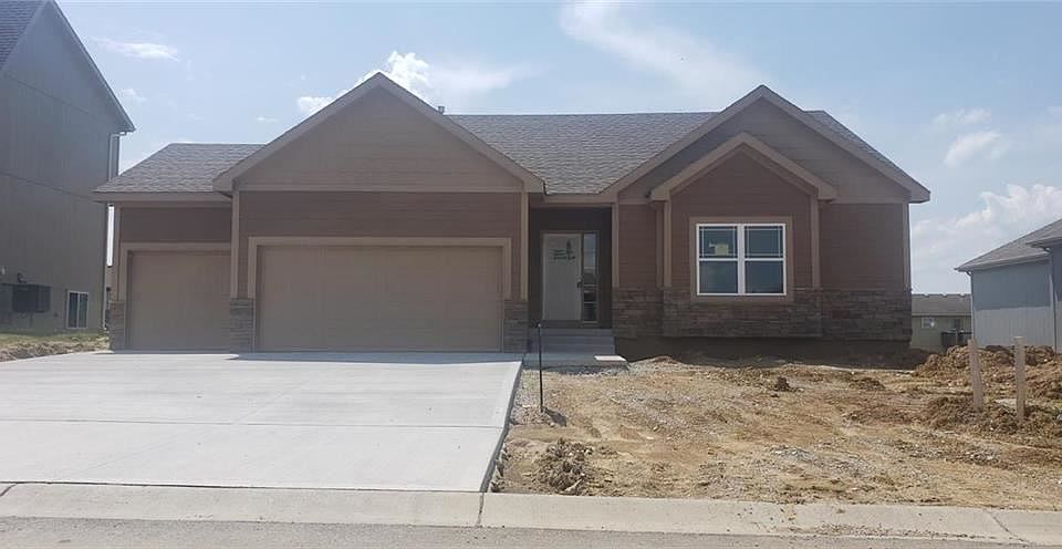 1st image of 1607 NE Jaclyn Dr