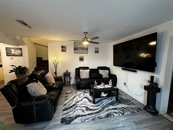 3rd image of 4272 Madera Rd #4