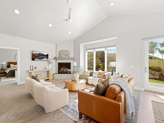 3rd image of 1426 N Montchapel Ln