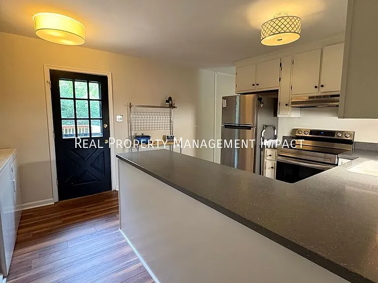1909 Birmingham Ave — Photo 25