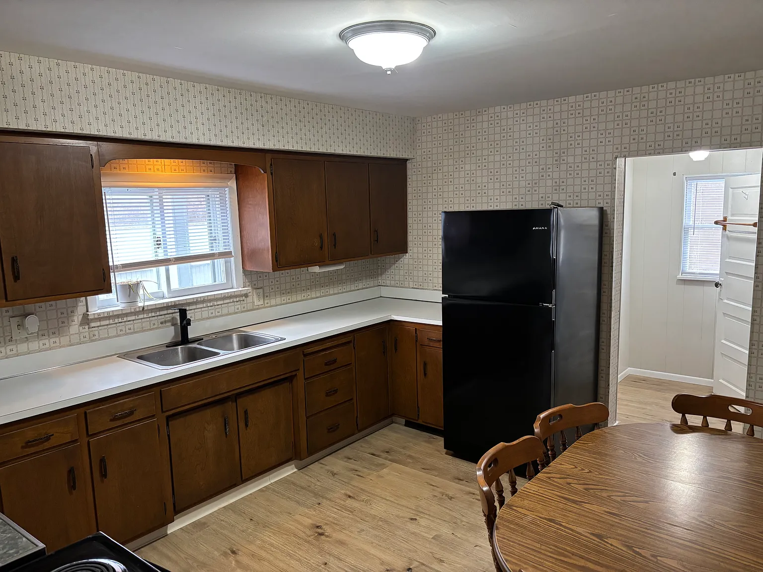 554 Walnut Hill Rd photo 1