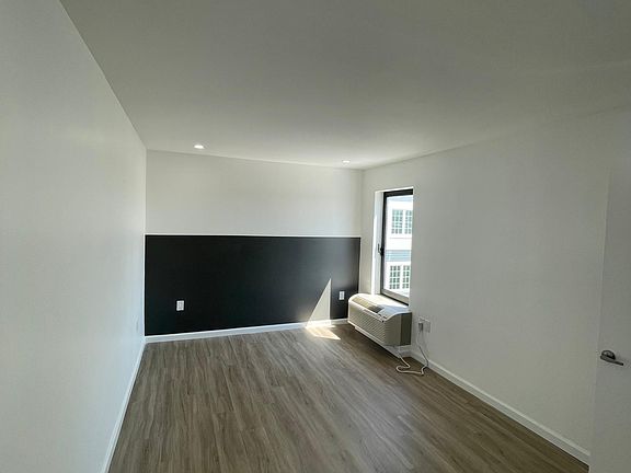 4th image of 556 Market St APT 2E