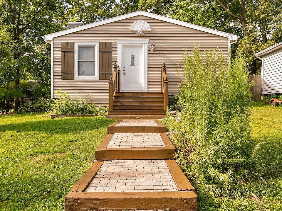 1st image of 21331 W Arbor Ln