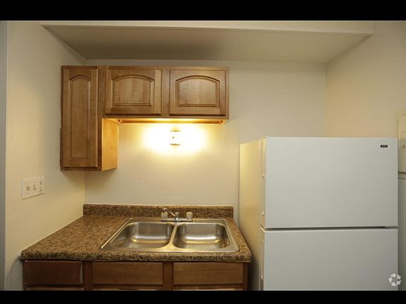 5th image of 2100 N 57th Ter
