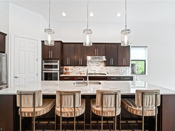 4th image of 16201 Camden Lakes CIR