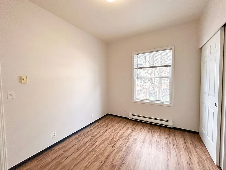 Ludlow Apartments — Photo 26