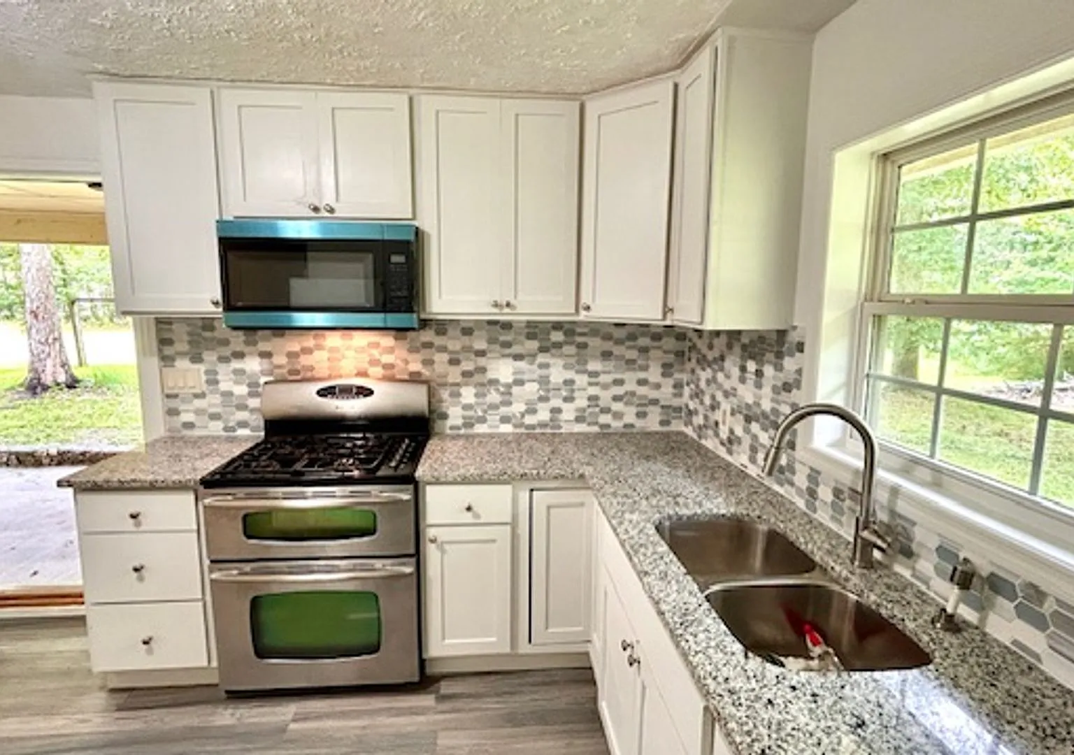 135 Haywood Valley Rd — Photo 3