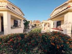 117 131 1/2 East Ave