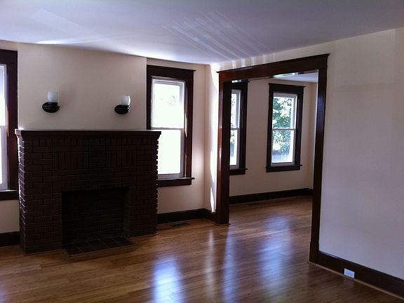 2nd image of 40 Boston Ave