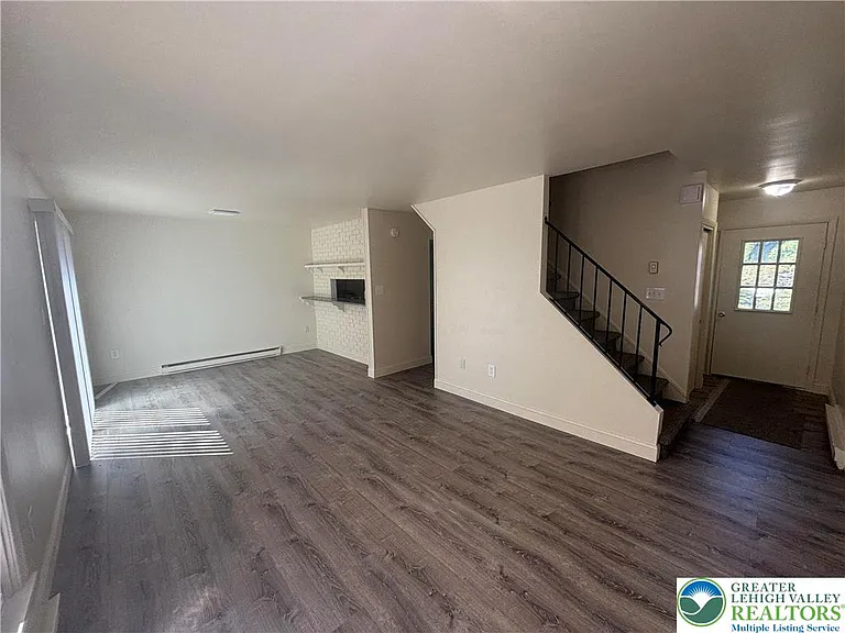5 Stonewood Pl — Photo 6