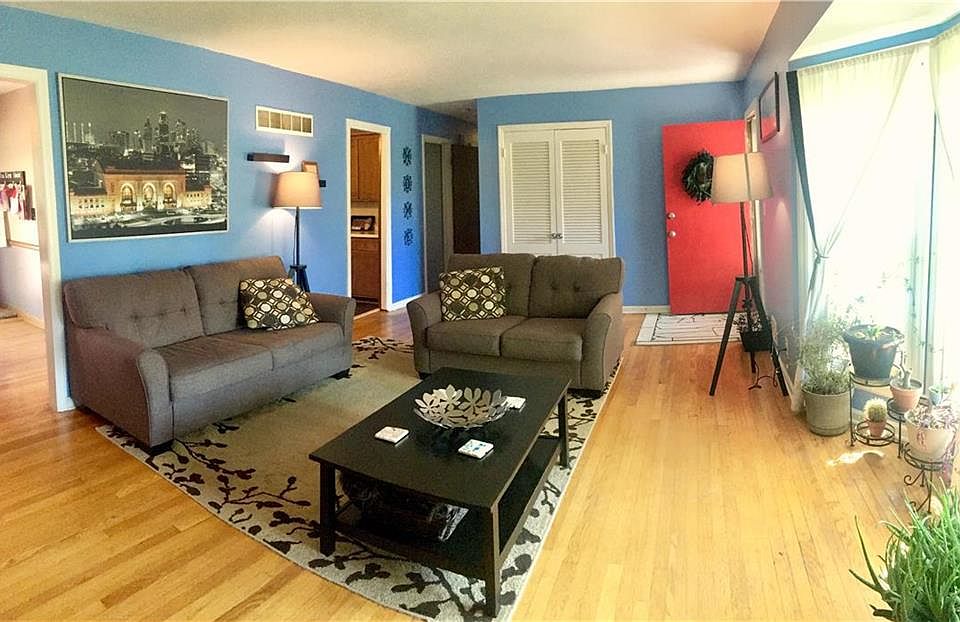 2nd image of 10104 E 72nd St