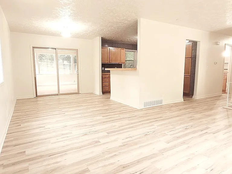3011 Joann Ave — Photo 12