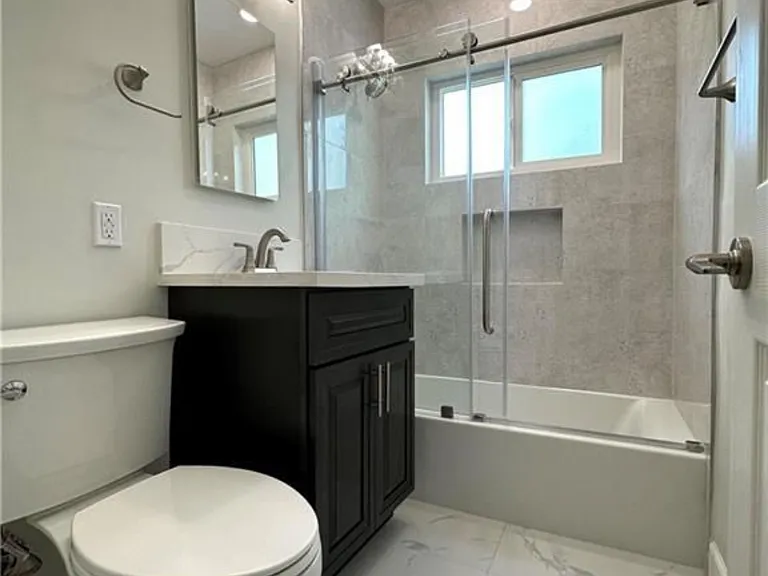41 N Sierra Bonita Ave #D — Photo 6