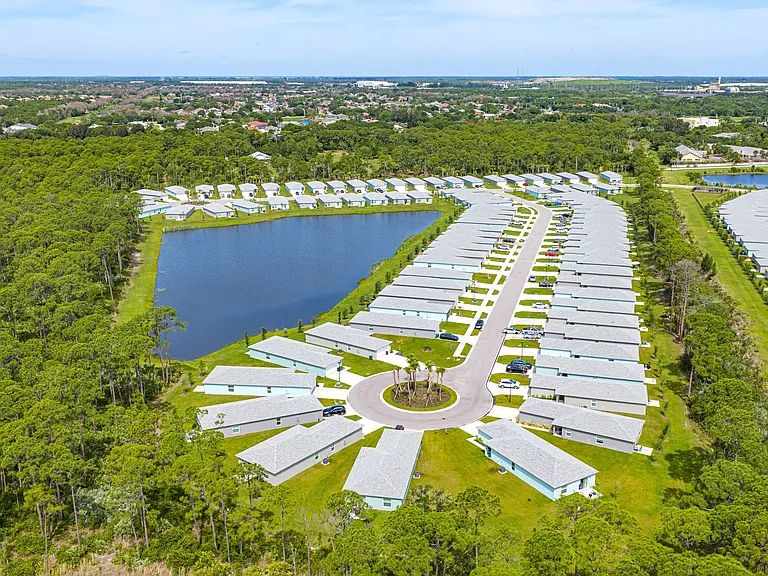 Ravinia St. Lucie — Photo 10